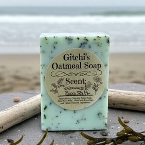 Seaweed and sea salt exfoliating oatmeal soap nwt